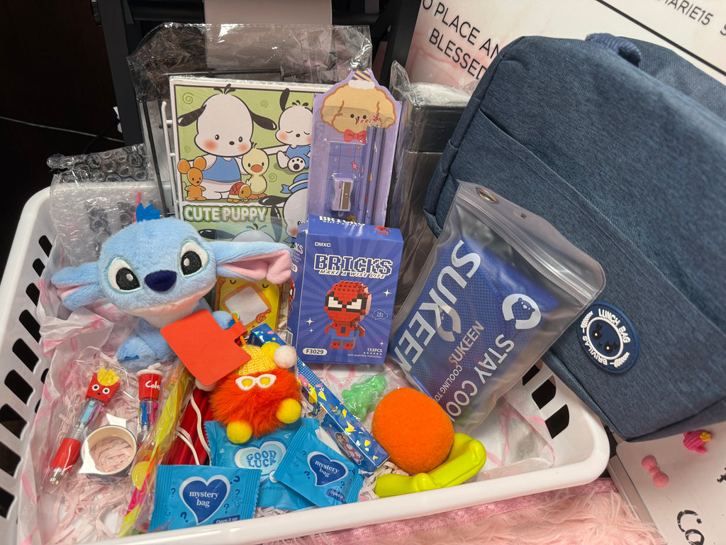 SURPRISE BAG in your fav character tote