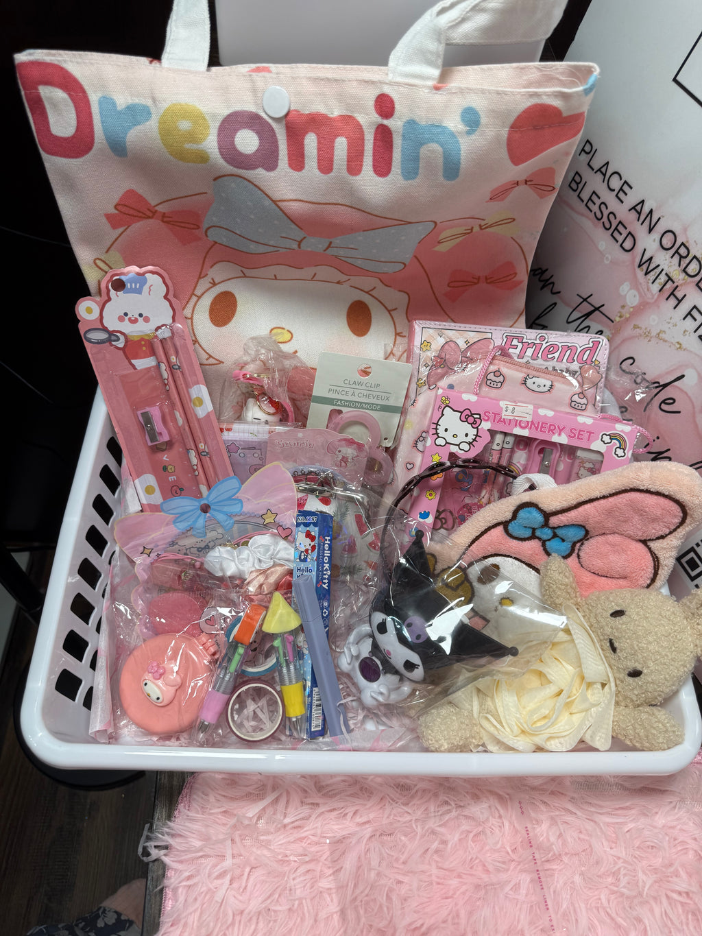 SURPRISE BAG in your fav character tote