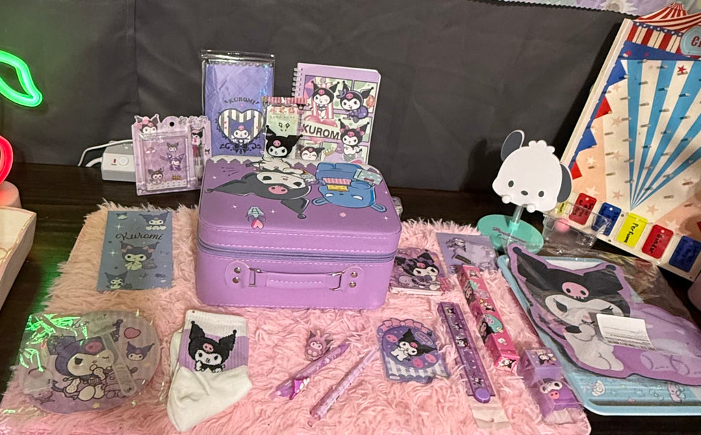 Kuromi hard Case + 15 items